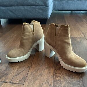Dolce Vita size 8.5 Color camel suede style CasheH2O like new worn 3x